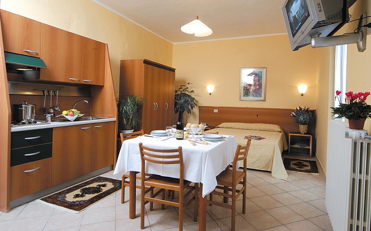 Casa Vacanze Provenzale Torre Pellice Zimmer foto